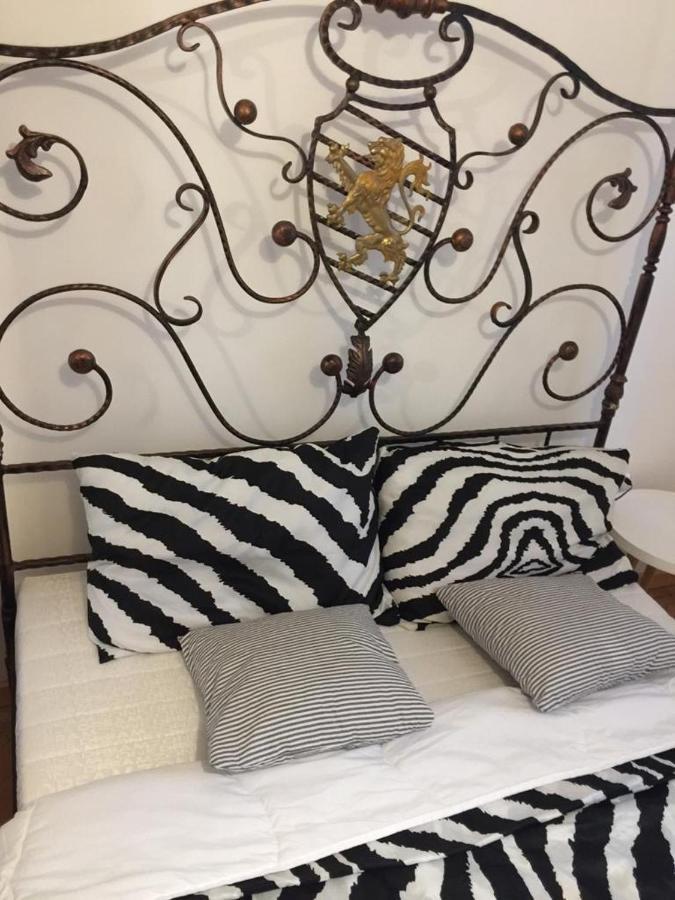 Old Town English Park Residence Крайова Екстериор снимка